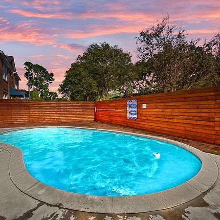 شقة Chic Studio Apt In Central Houston With Free Park المظهر الخارجي الصورة
