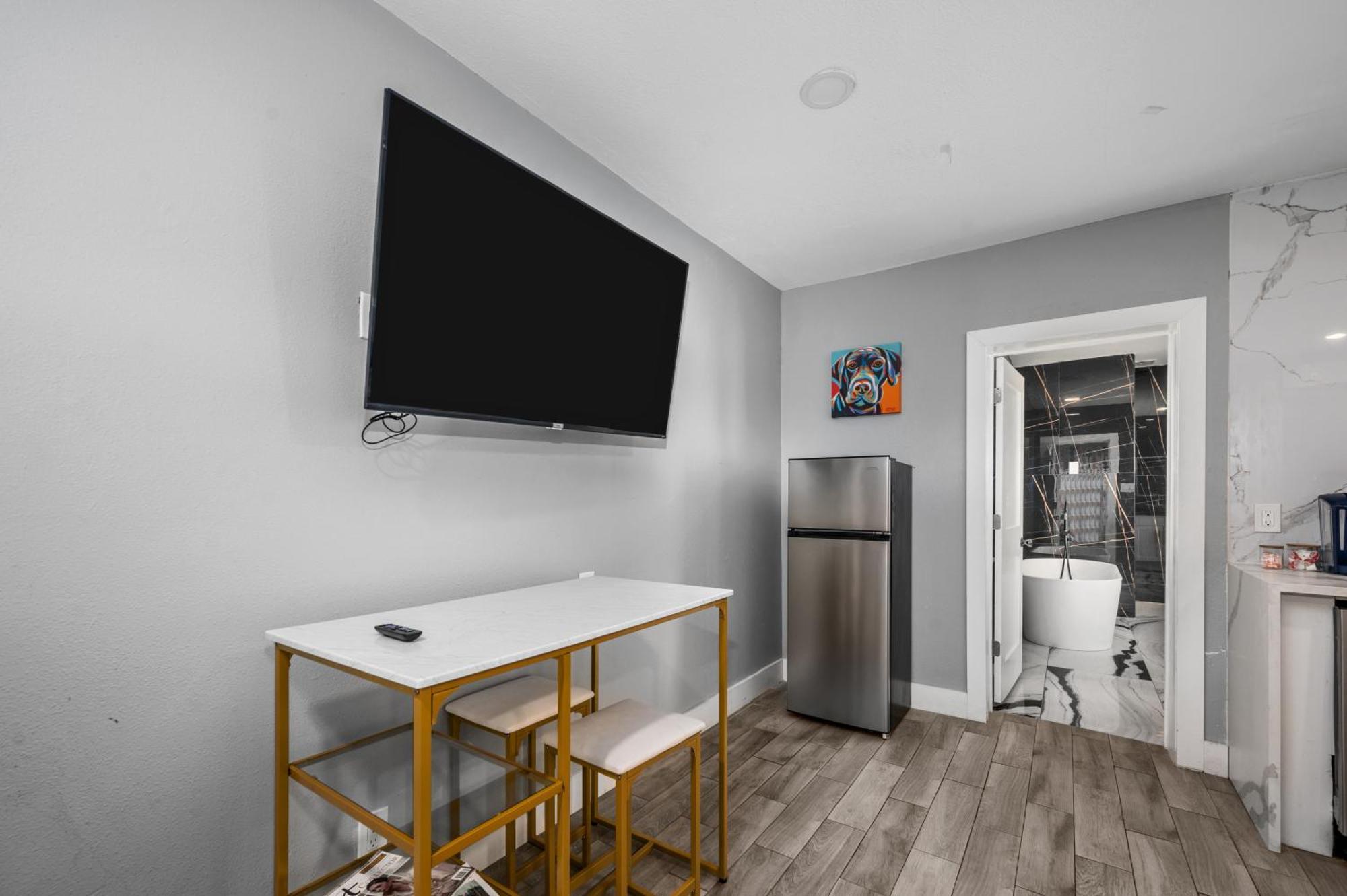 شقة Chic Studio Apt In Central Houston With Free Park المظهر الخارجي الصورة